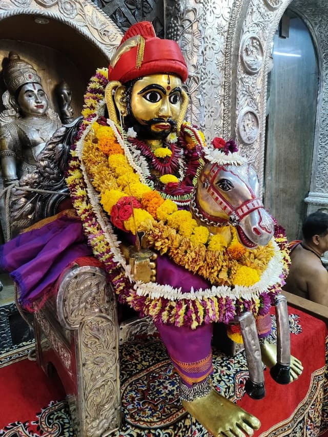 Wooden Palkhi / Lalakhi / Aasanaas